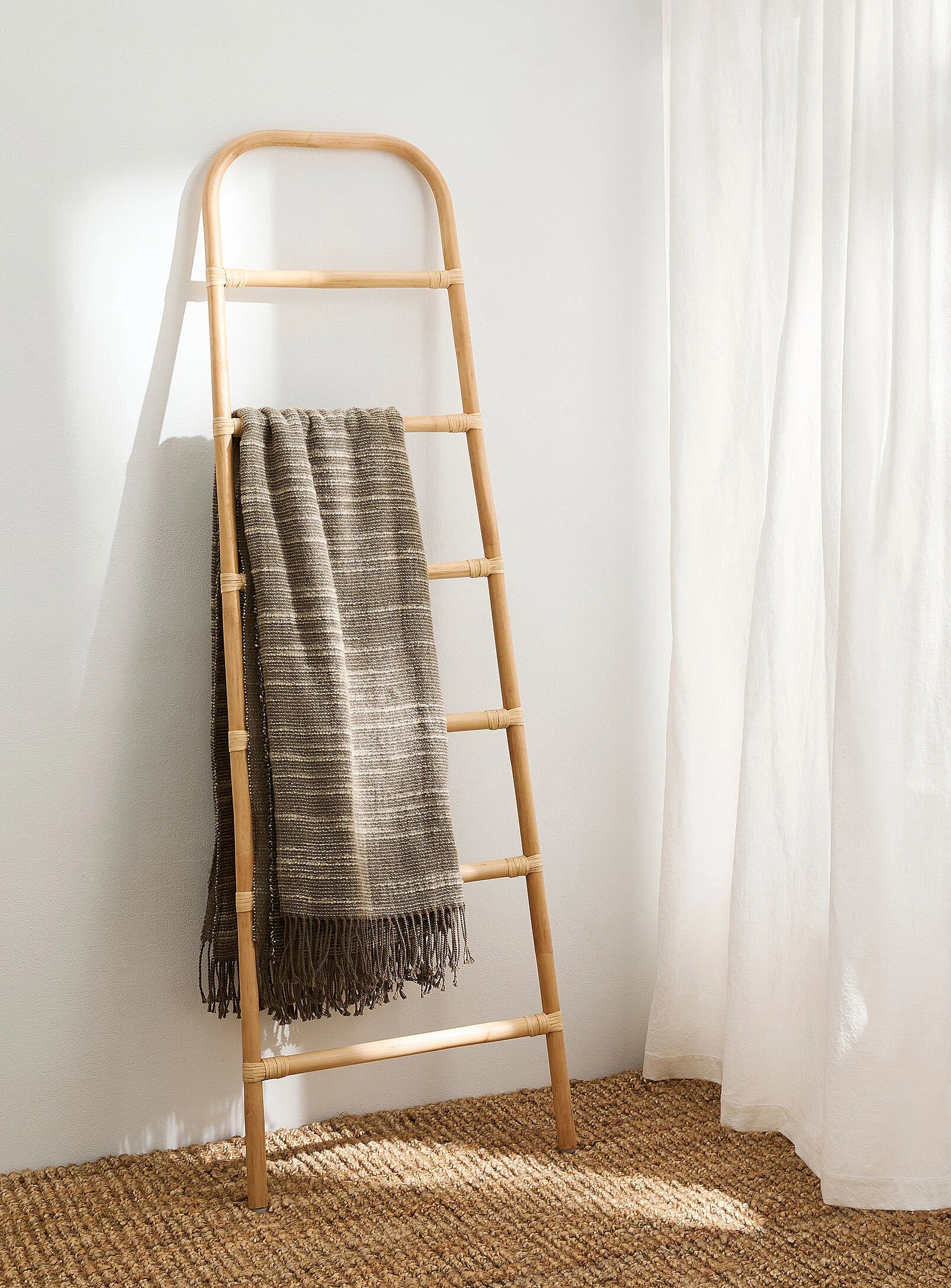 Rattan Crown Ladder