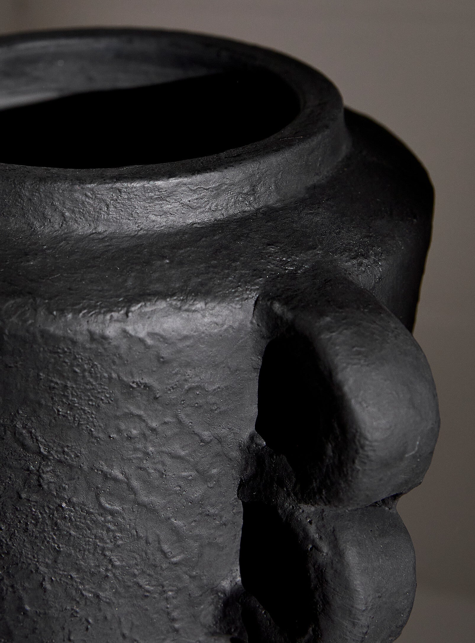 Hercules Vase - Antique Black
