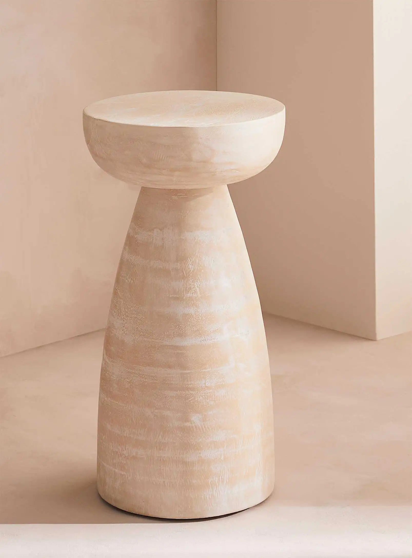 Layar side table in white suar