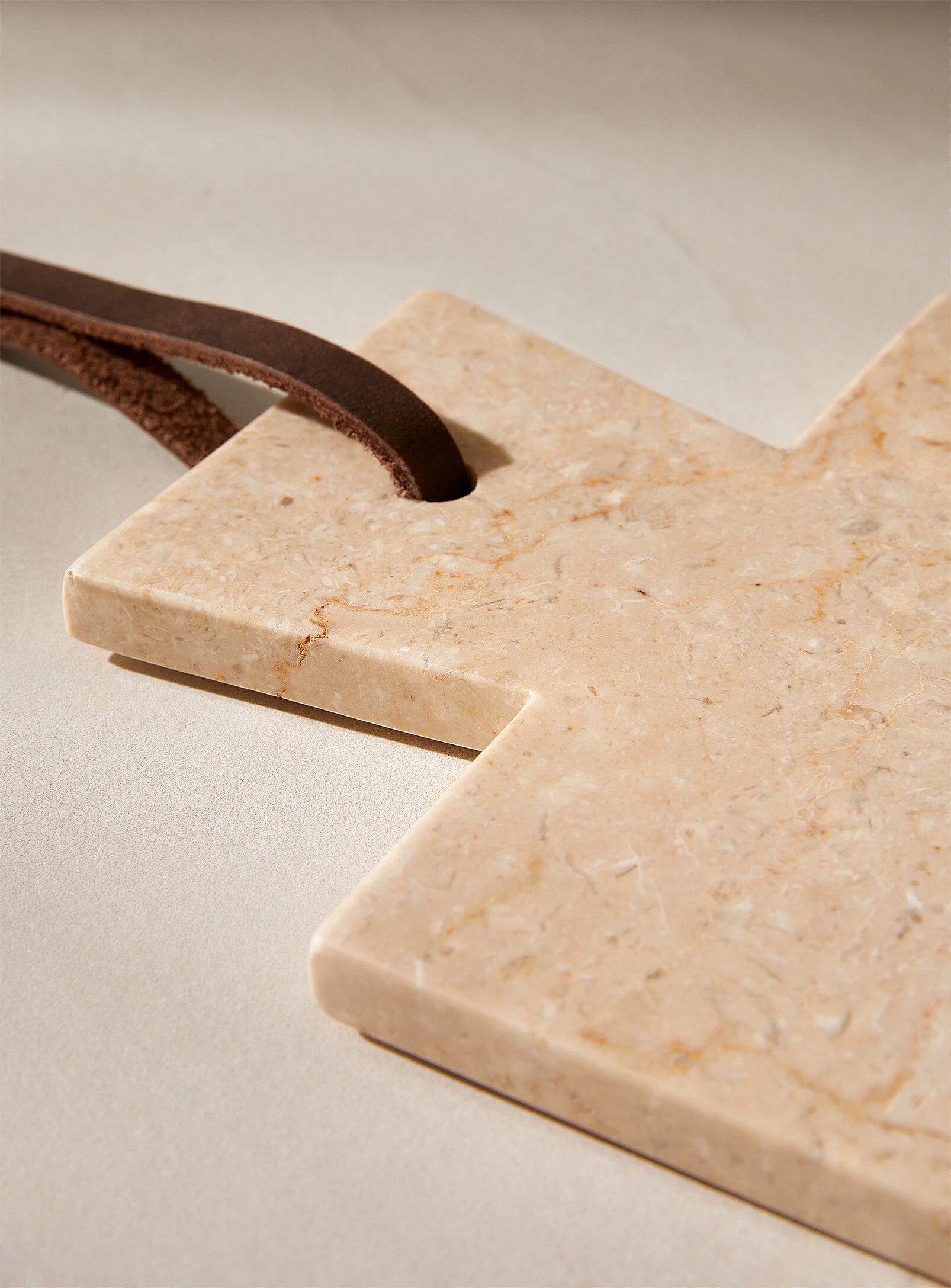 Planche à découper rectangulaire en marbre blanc et bois de teck