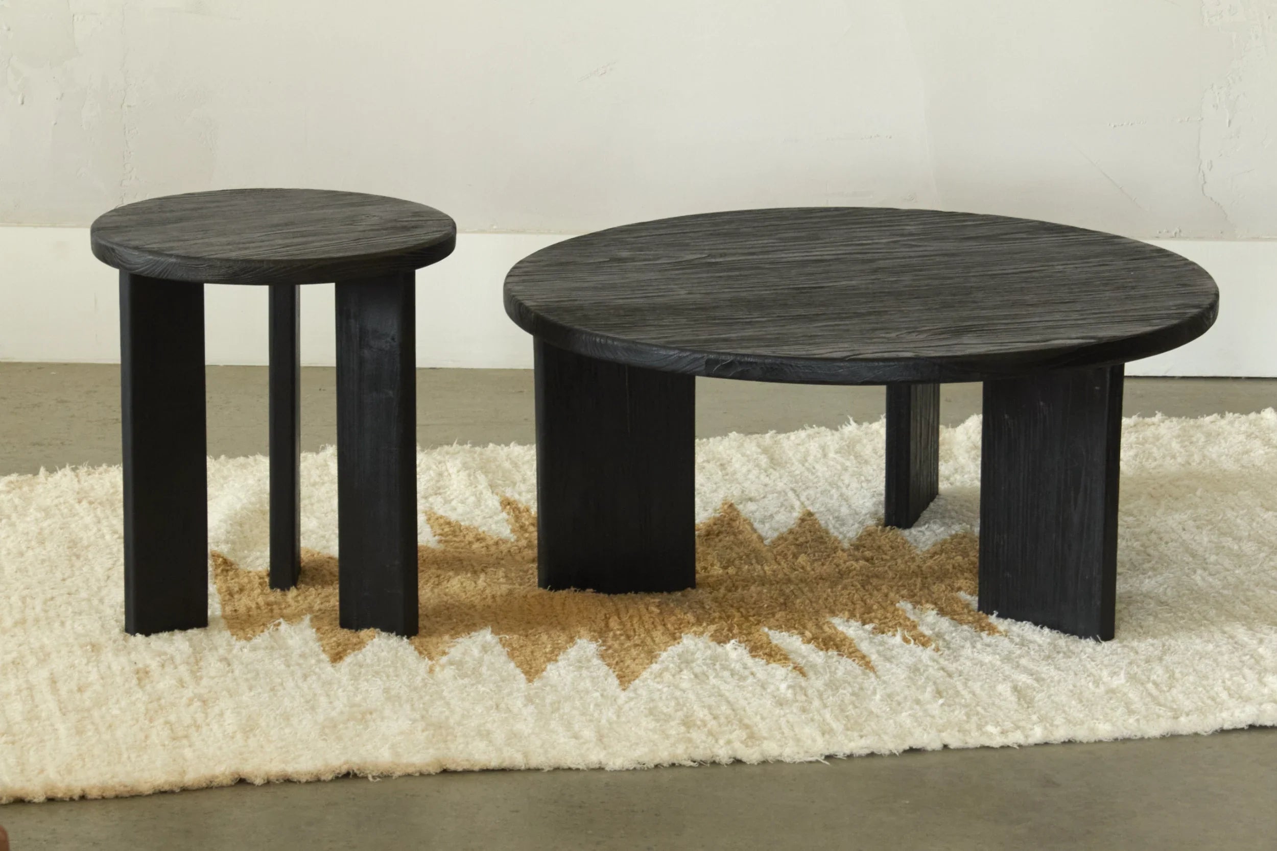 Tuscany Coffee Table / Black or Natural