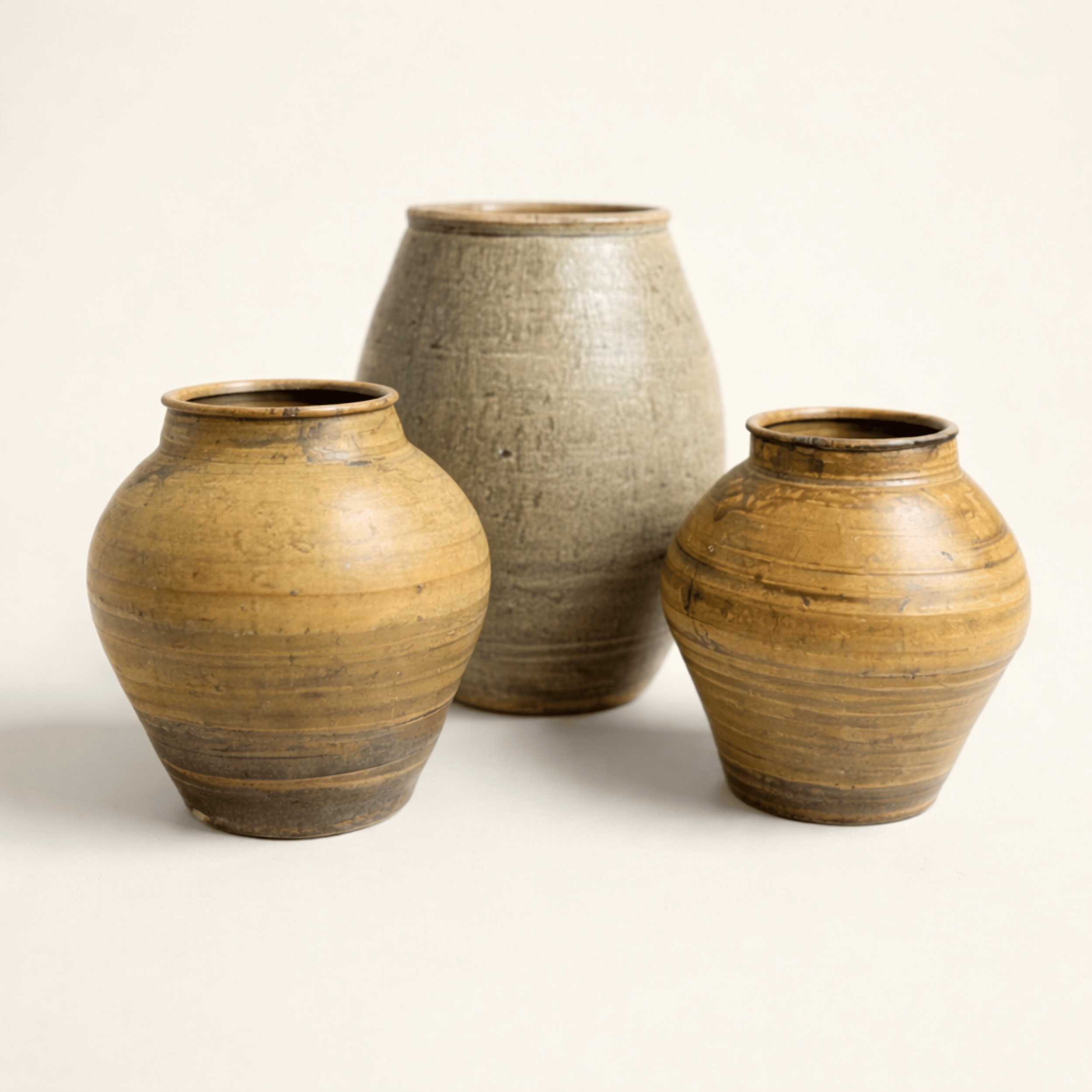 Vase antique en céramique