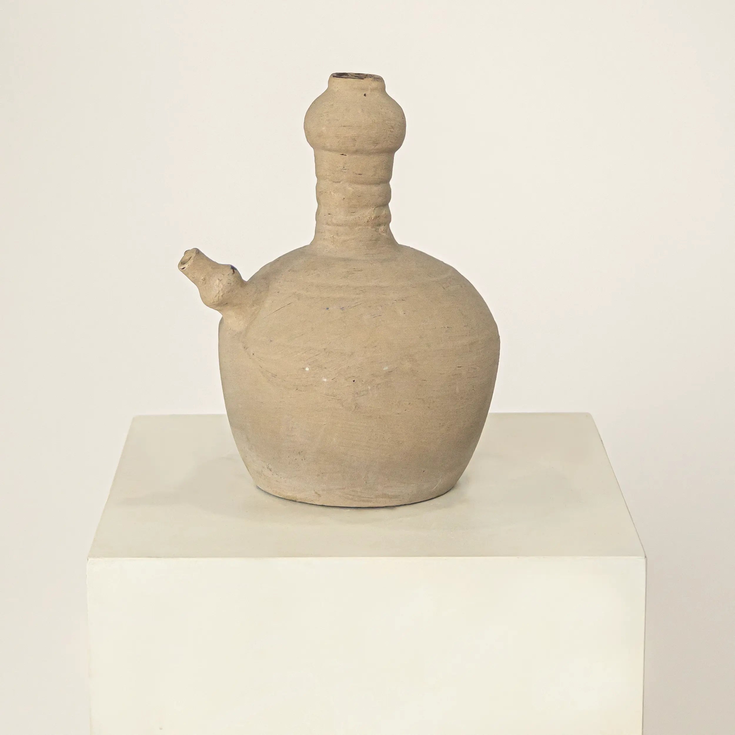 Decorative vase - Cream