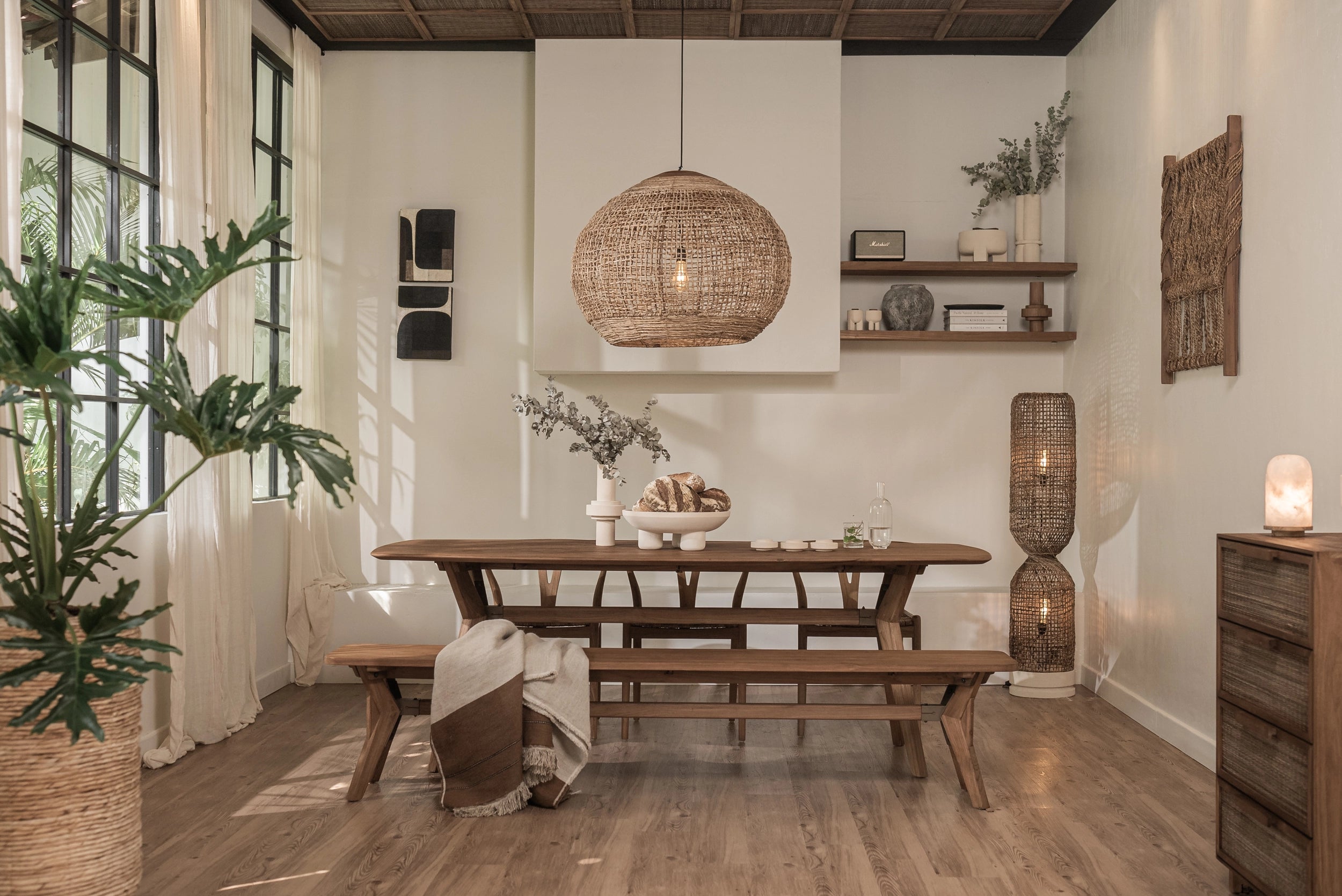 Table de cuisine en bois massif de la collection exclusive CRUSOË X Dbodhi