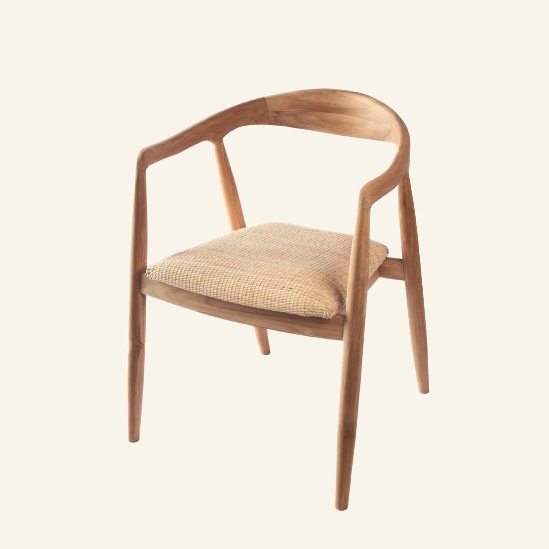 Chaise Ozzie avec coussin recouvert de rotin tressé