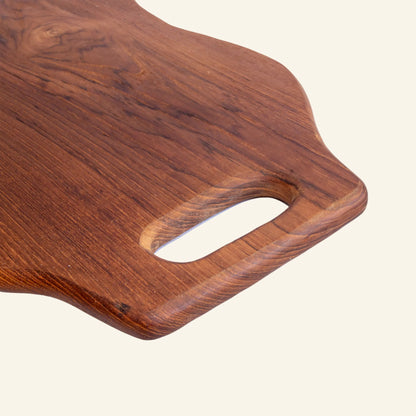 Teak wood cutting board with handle