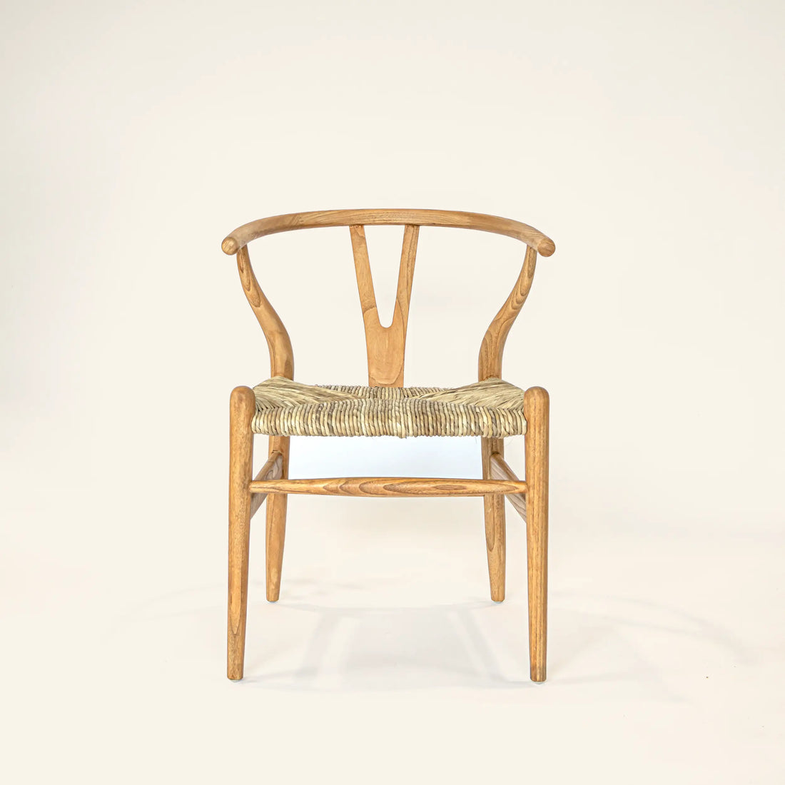 Chaise wishbone en teck et écorce de bananier