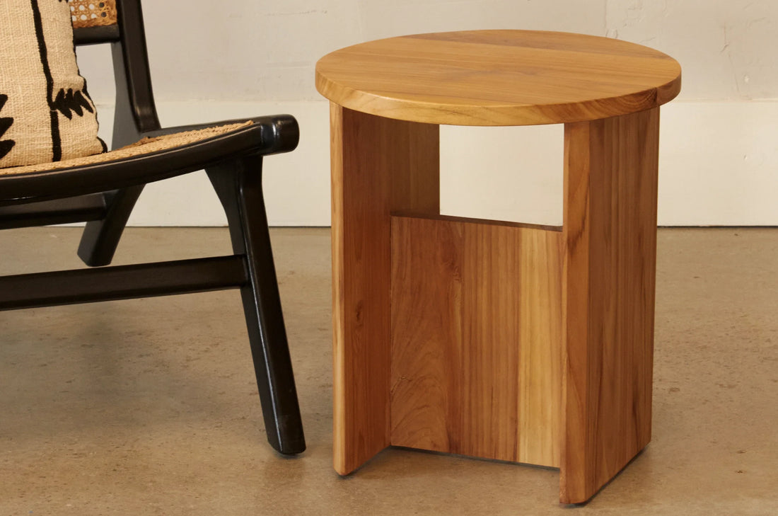 Tabouret en teck Nika