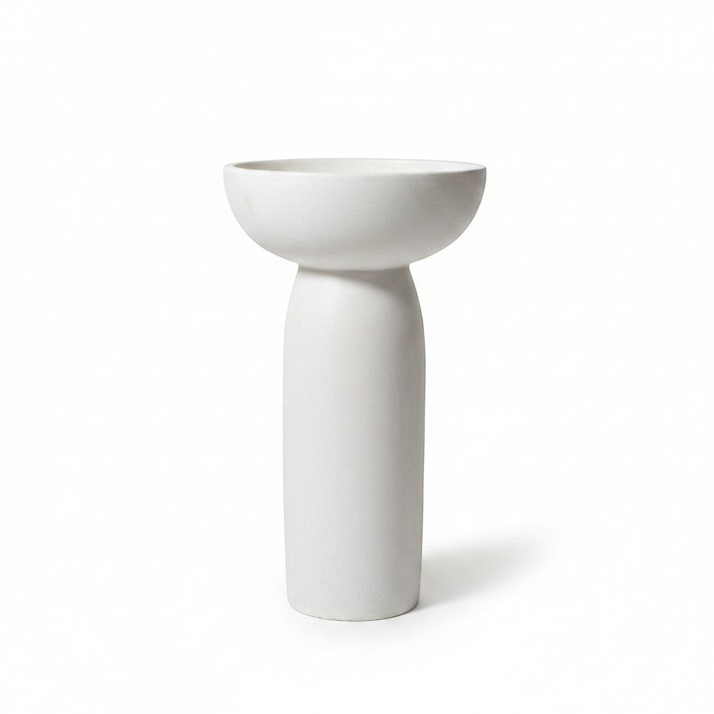 CRUSOË white sculptural pedestal table with a wide shallow bowl on a cylindrical base, modern design.